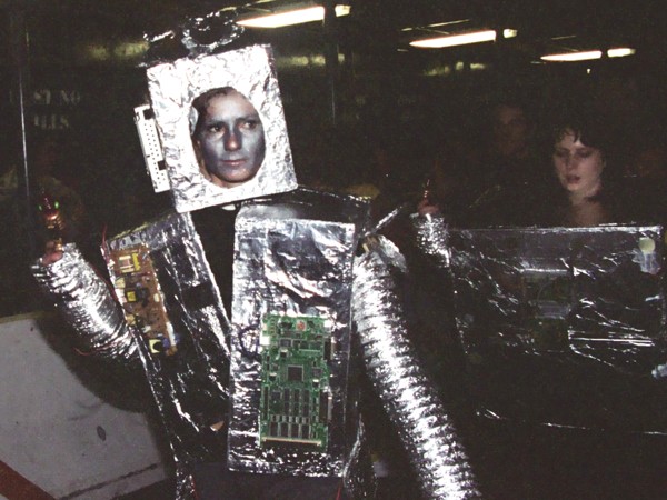 F_shiny_boxy_robot.jpg