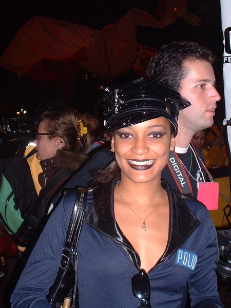 D_lady_cop_costume.jpg