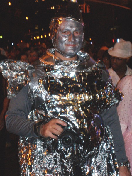 D_silver_man.jpg