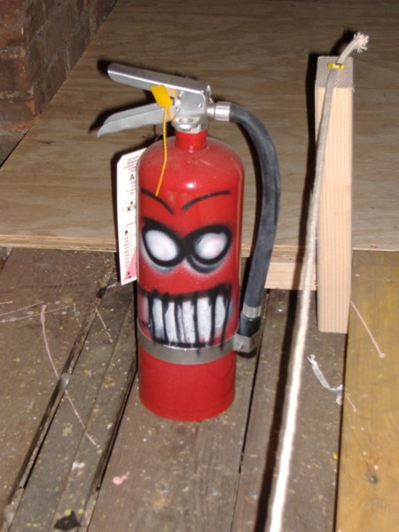 D_fire_extinguisher_face.jpg