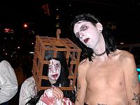 D_marilyn_manson_and_friend_in_box.jpg