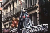 F_death_genero_parade_close.jpg